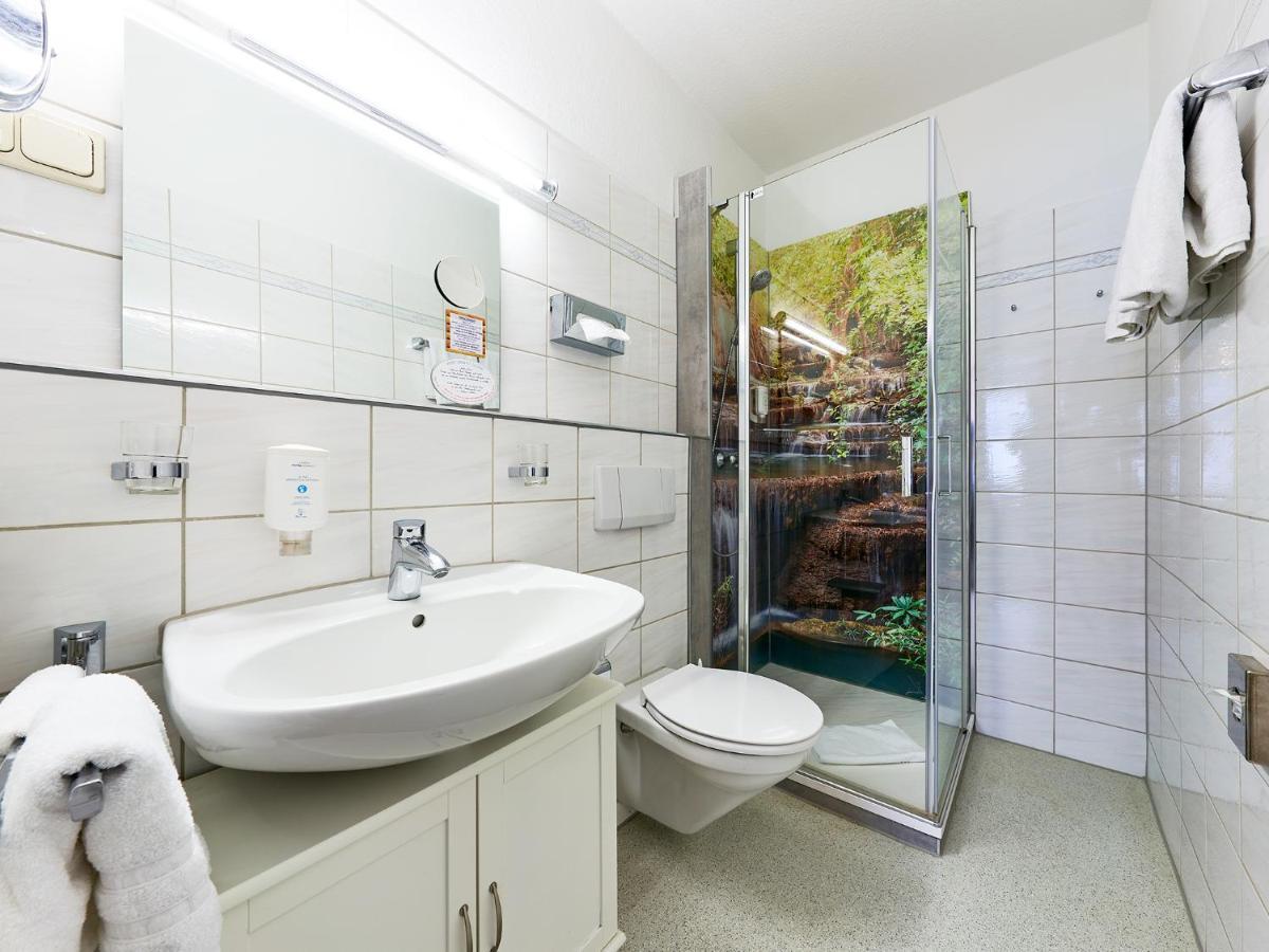 Vitalhotel Am Stadtpark Superior Бад Харцбург Екстериор снимка