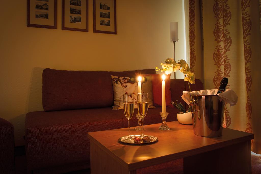 Vitalhotel Am Stadtpark Superior Бад Харцбург Екстериор снимка