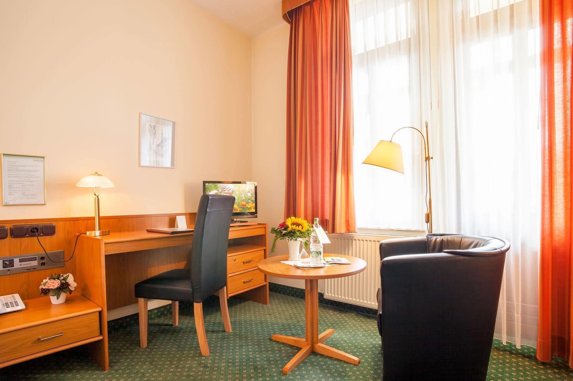 Vitalhotel Am Stadtpark Superior Бад Харцбург Екстериор снимка