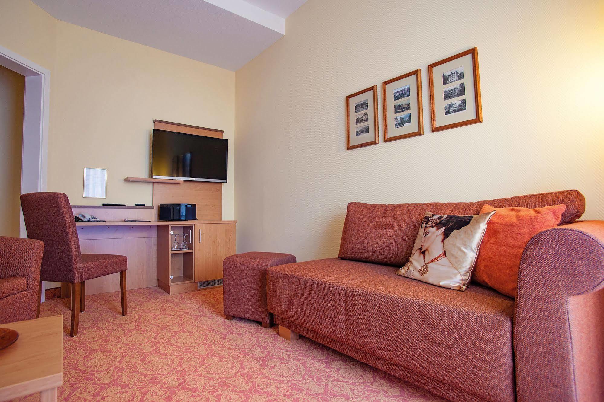 Vitalhotel Am Stadtpark Superior Бад Харцбург Екстериор снимка