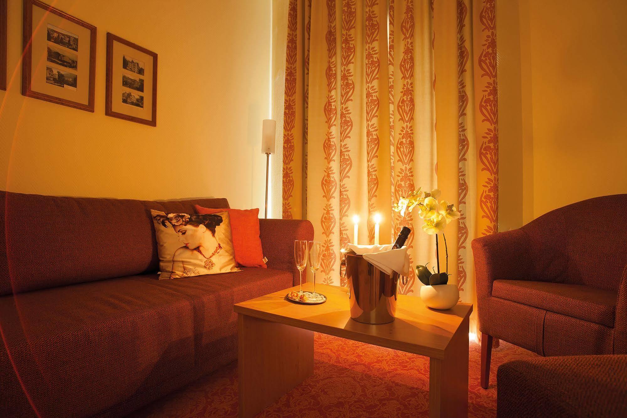 Vitalhotel Am Stadtpark Superior Бад Харцбург Екстериор снимка