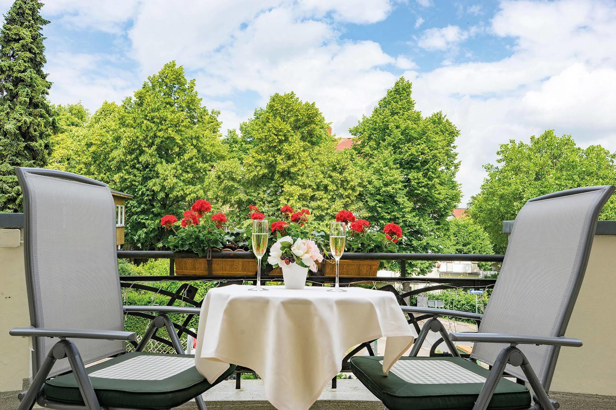 Vitalhotel Am Stadtpark Superior Бад Харцбург Екстериор снимка