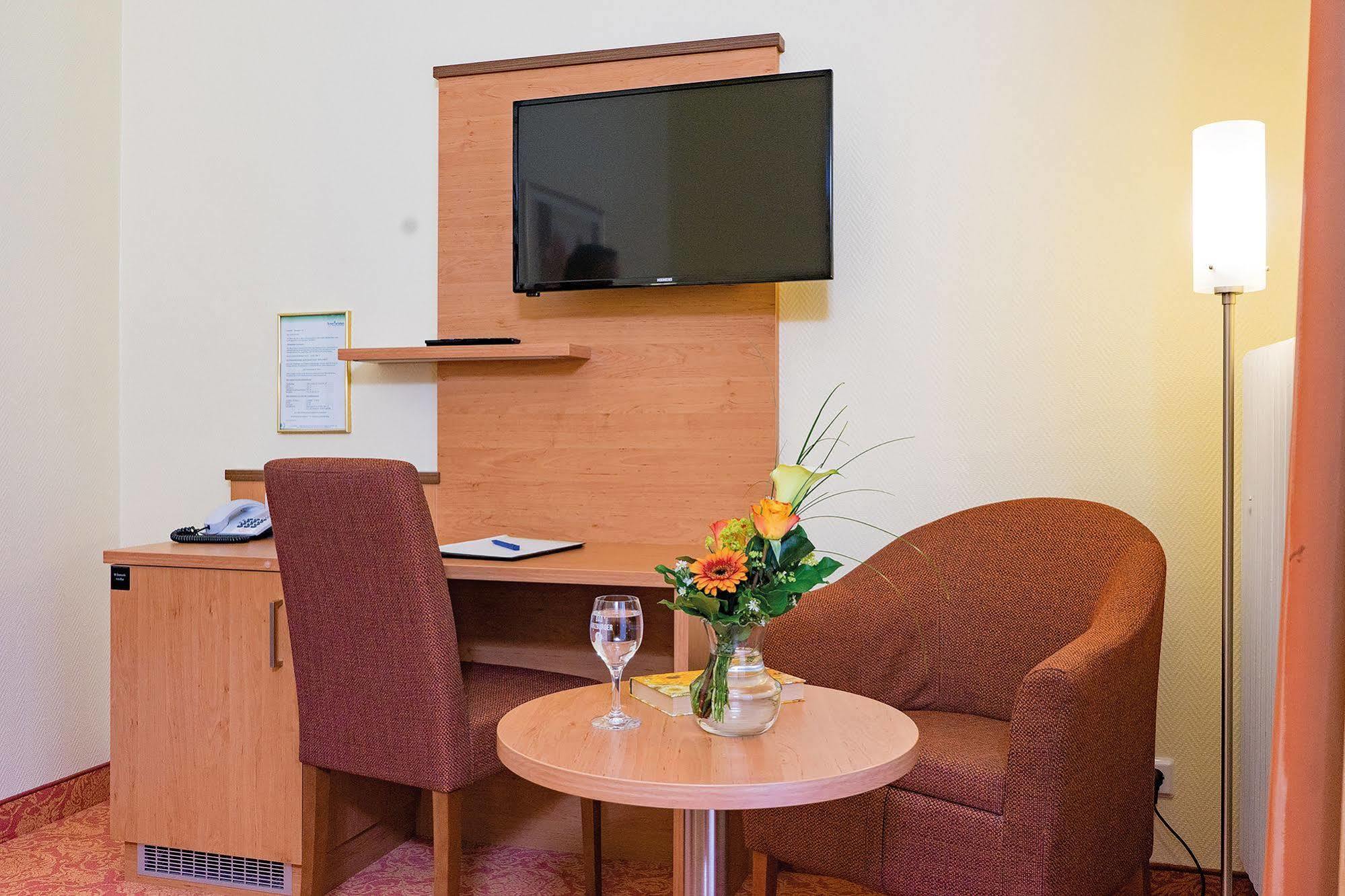 Vitalhotel Am Stadtpark Superior Бад Харцбург Екстериор снимка